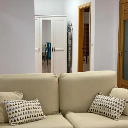 Almansa Flat 14 Малага